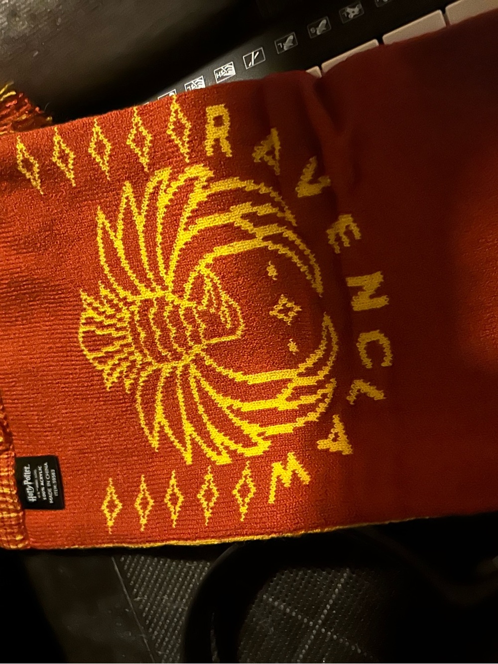 MLS la Galaxy ravenclaw/Gryffindor misprint not use just open the bag.  Misprint
